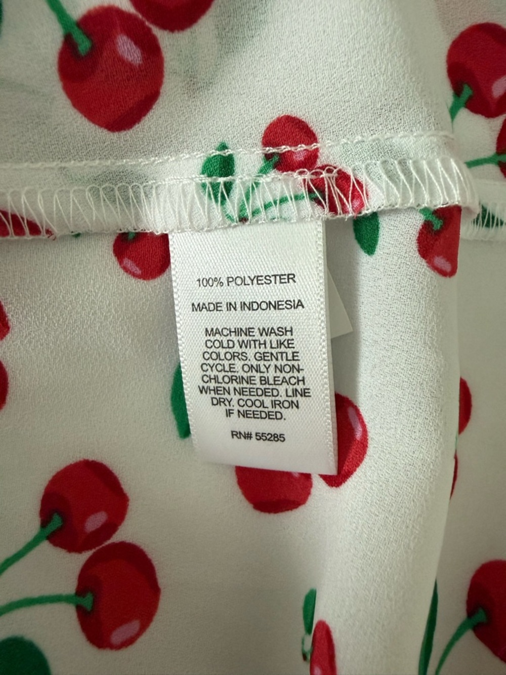 Express White Cherry-Print Sleeveless Button-Down Blouse - Picture 4 of 4